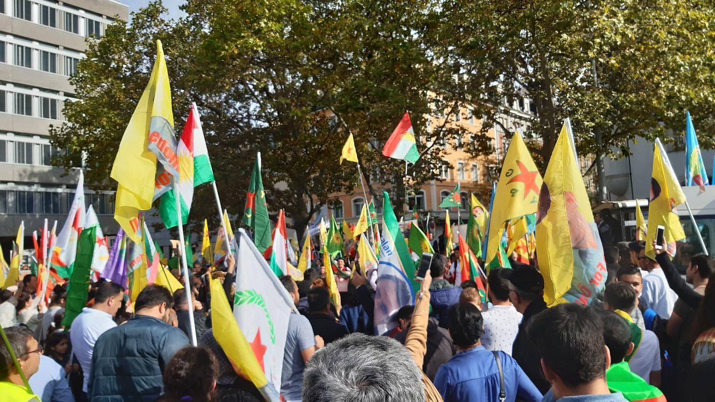 Helvetiaplatz prima dell'inizio del corteo di Zurigo