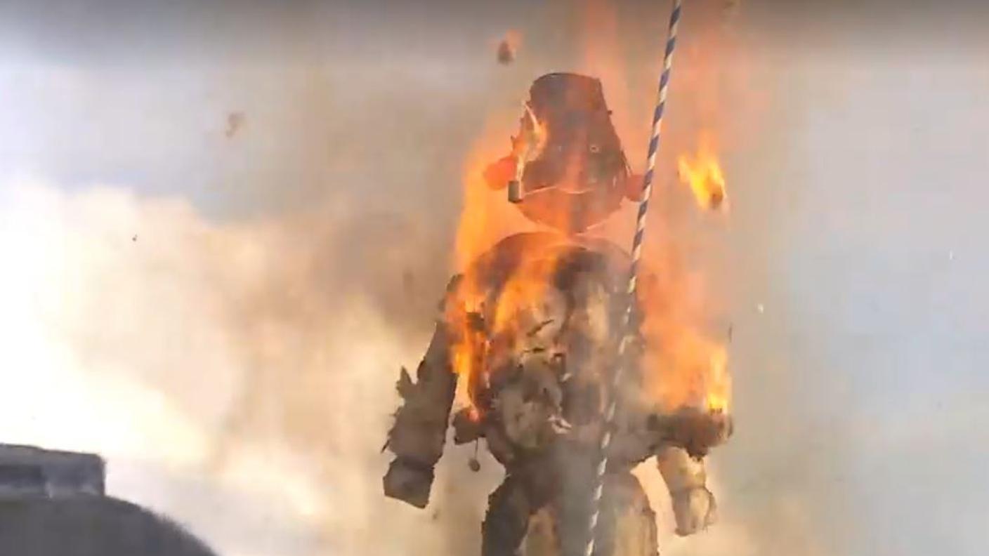 Il pupazzo in fiamme a Zurigo