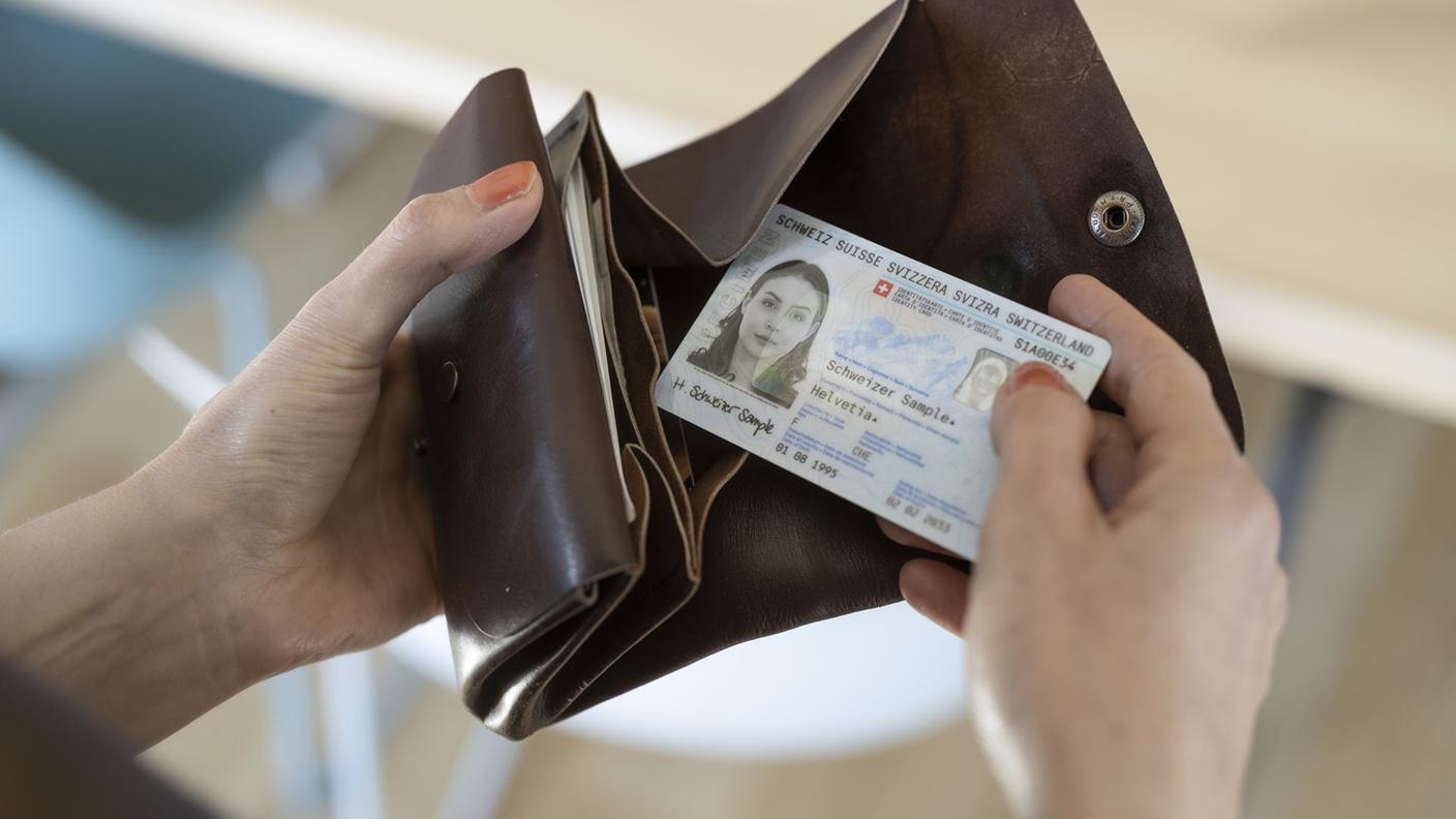Carta d'identità svizzera