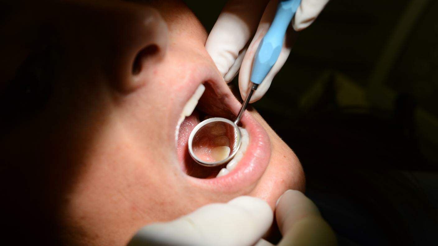 Sostenibilità degli oneri per le cure dentistiche: una problematica con cui la classe medio-bassa è sempre più confrontata