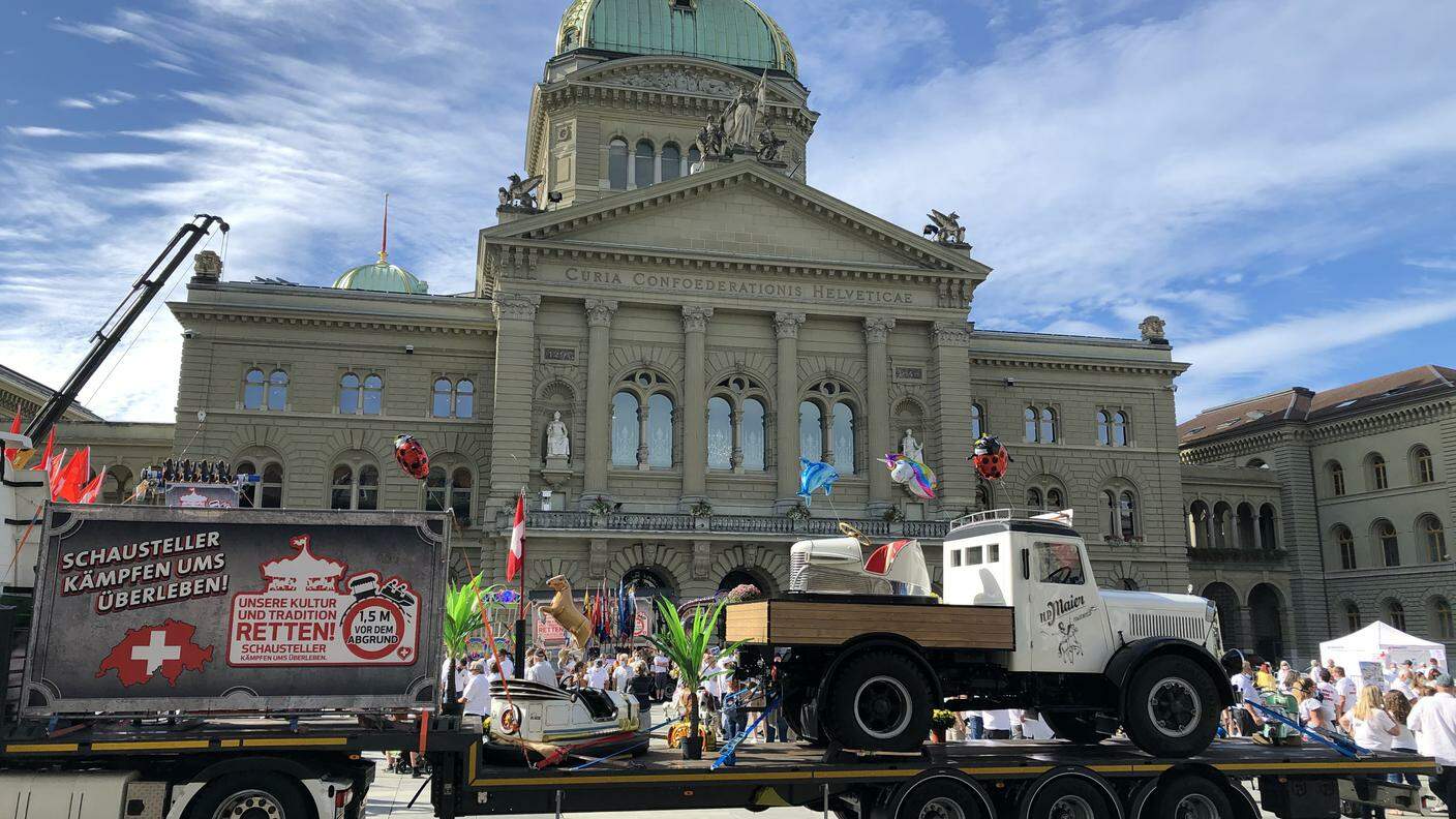 Berna, manifestazione dei circensi in Piazza federale