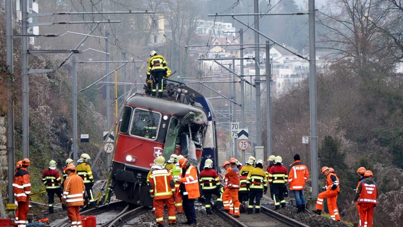 Neuhausen treno incidente 10 gennaio 2012 ky.JPG