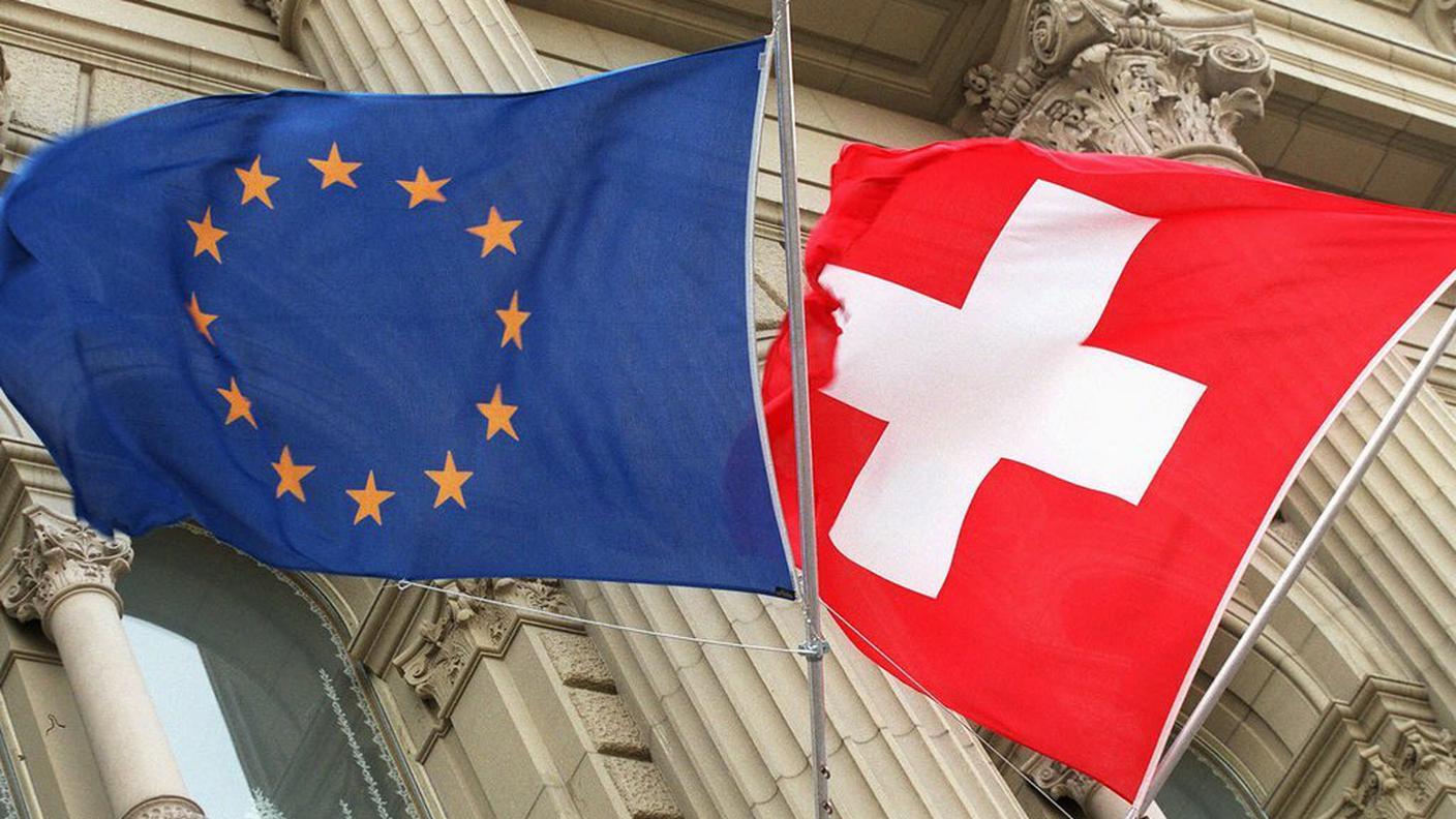 Bandiere Svizzera UE 29.01.2013 ky.JPG
