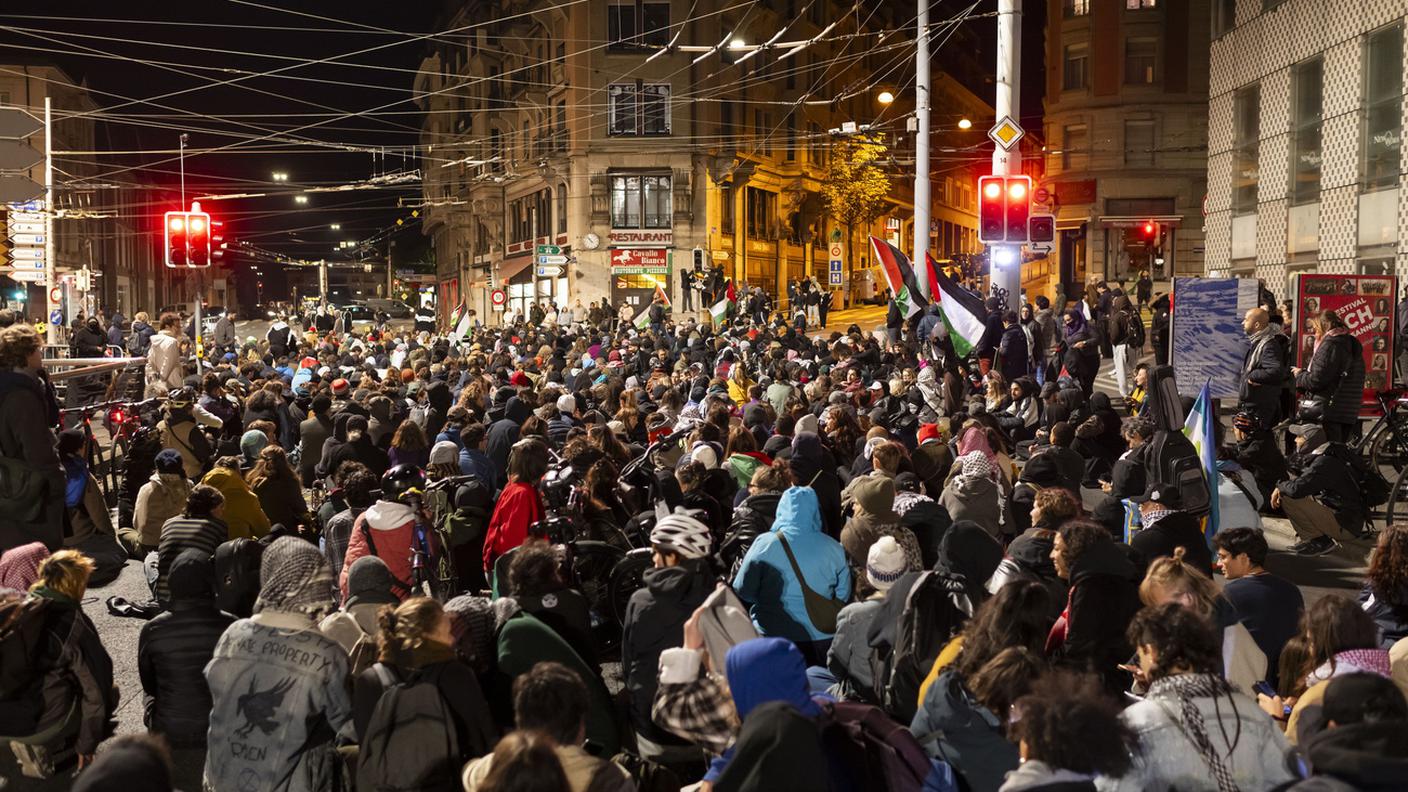 La manifestazione a Losanna.jpg