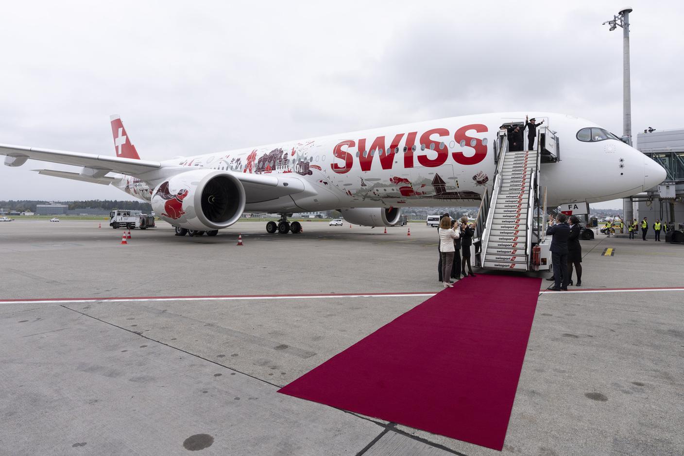 A350-900 della Swiss atterra a Zurigo.jpg