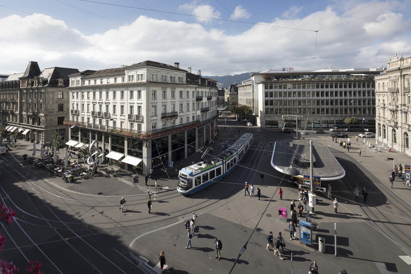 Il quartier generale di UBS in Ban.jpg