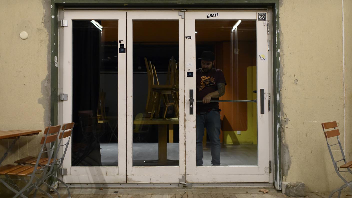 "La chiusura dei bar alle 19 è tollerabile, quella dei ristoranti no"