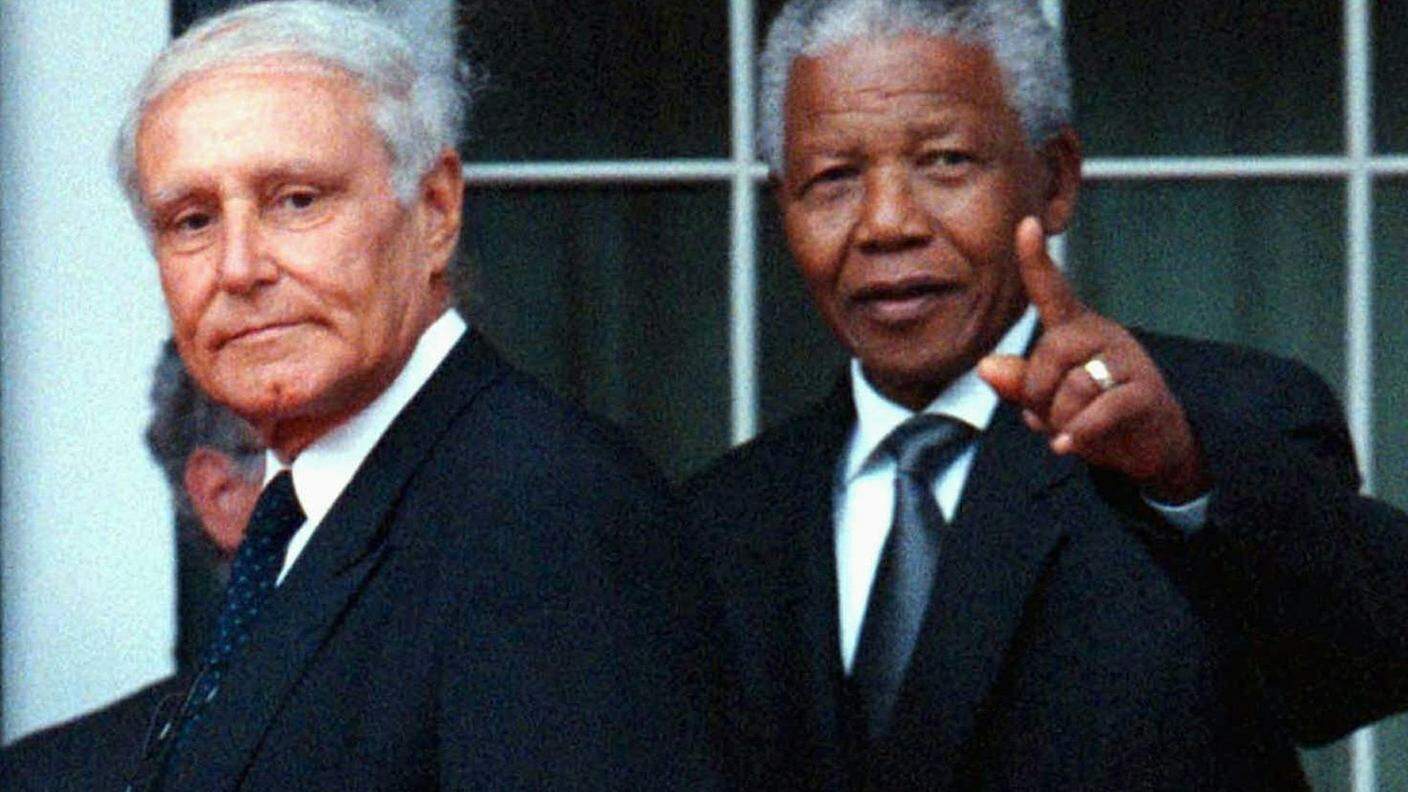 Con Nelson Mandela, durante una visita ufficiale in Sudafrica nel 1998