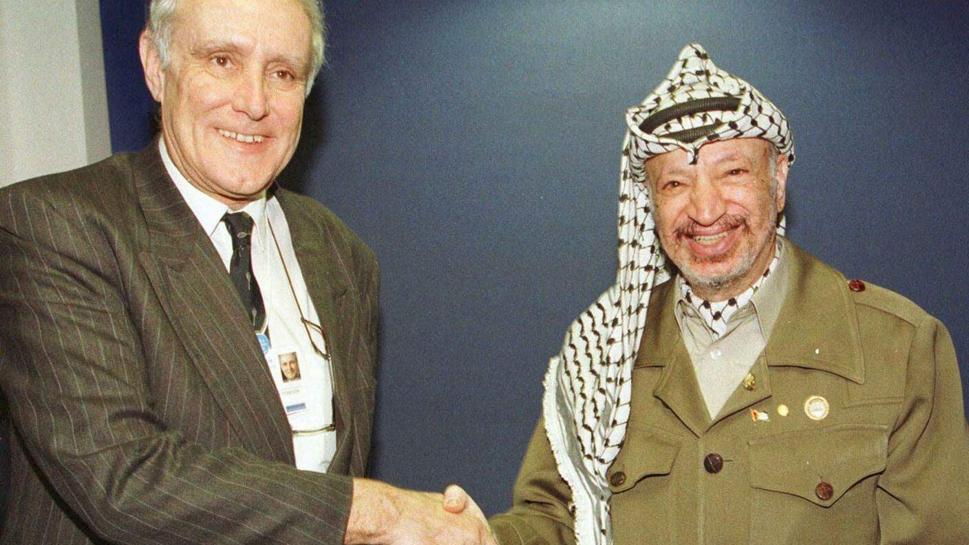 Con Yasser Arafat nel 1997