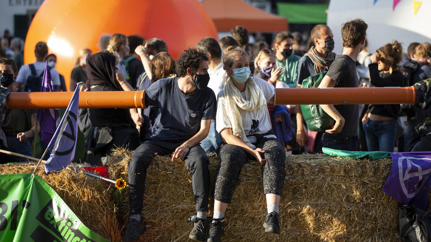 L'occupazione ecologista di Piazza Federale a Berna