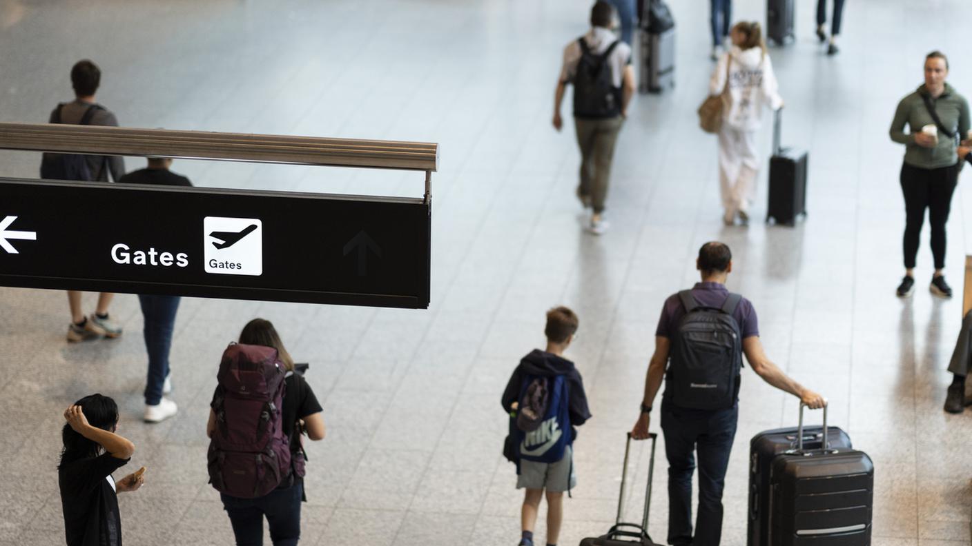 Passeggeri all'aeroporto di Zurigo