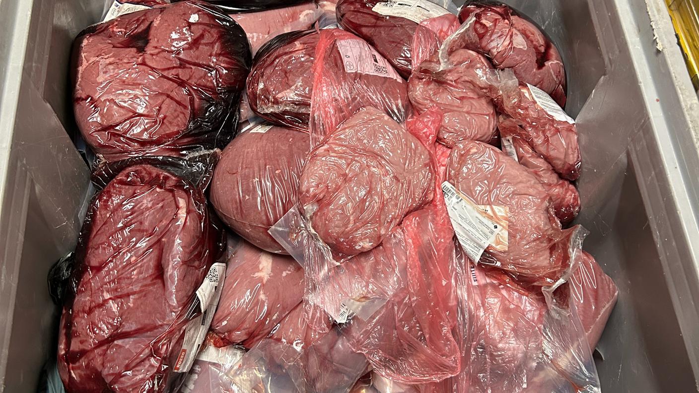 Parte della carne sequestrata