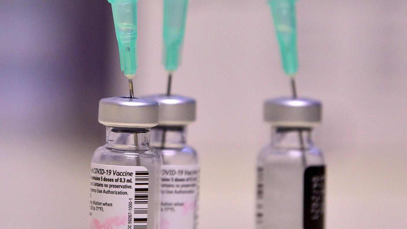 "Su 10 milioni, solo 8 persone hanno fatto una reazione allergica severa"