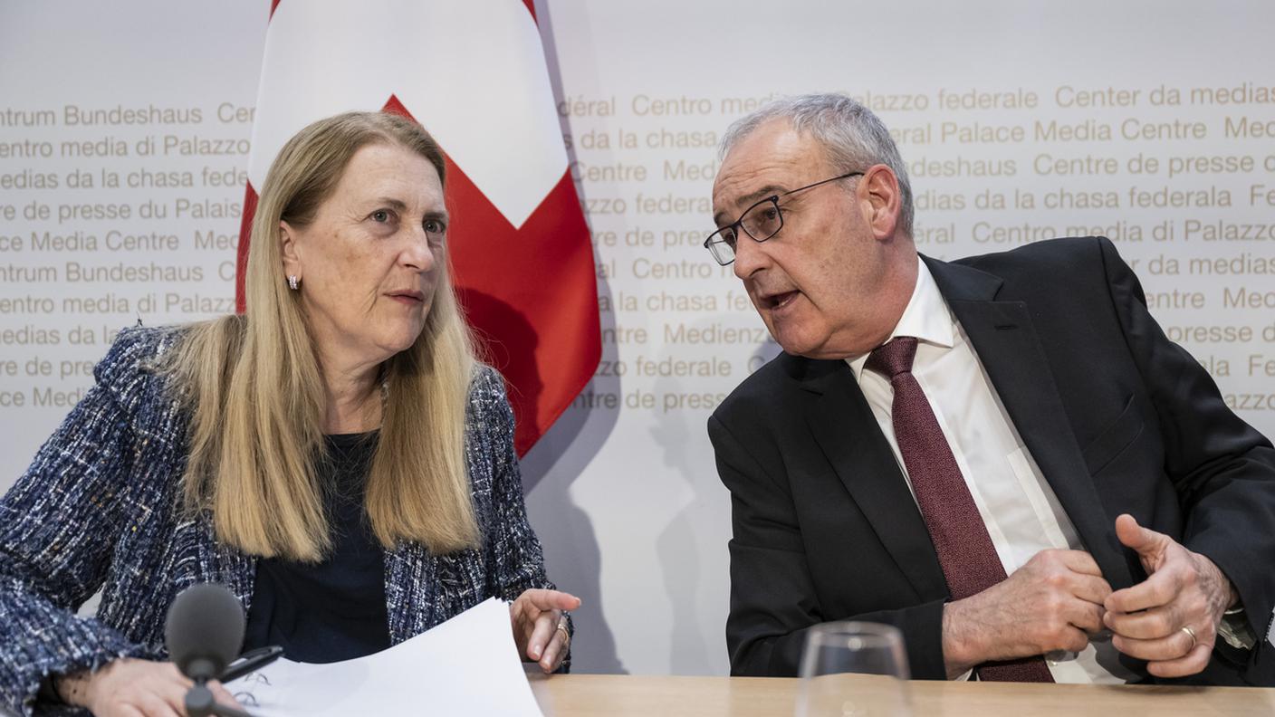 Un successo per Helene Budliger Artieda, segretaria di Stato, e il consigliere federale Guy Parmelin