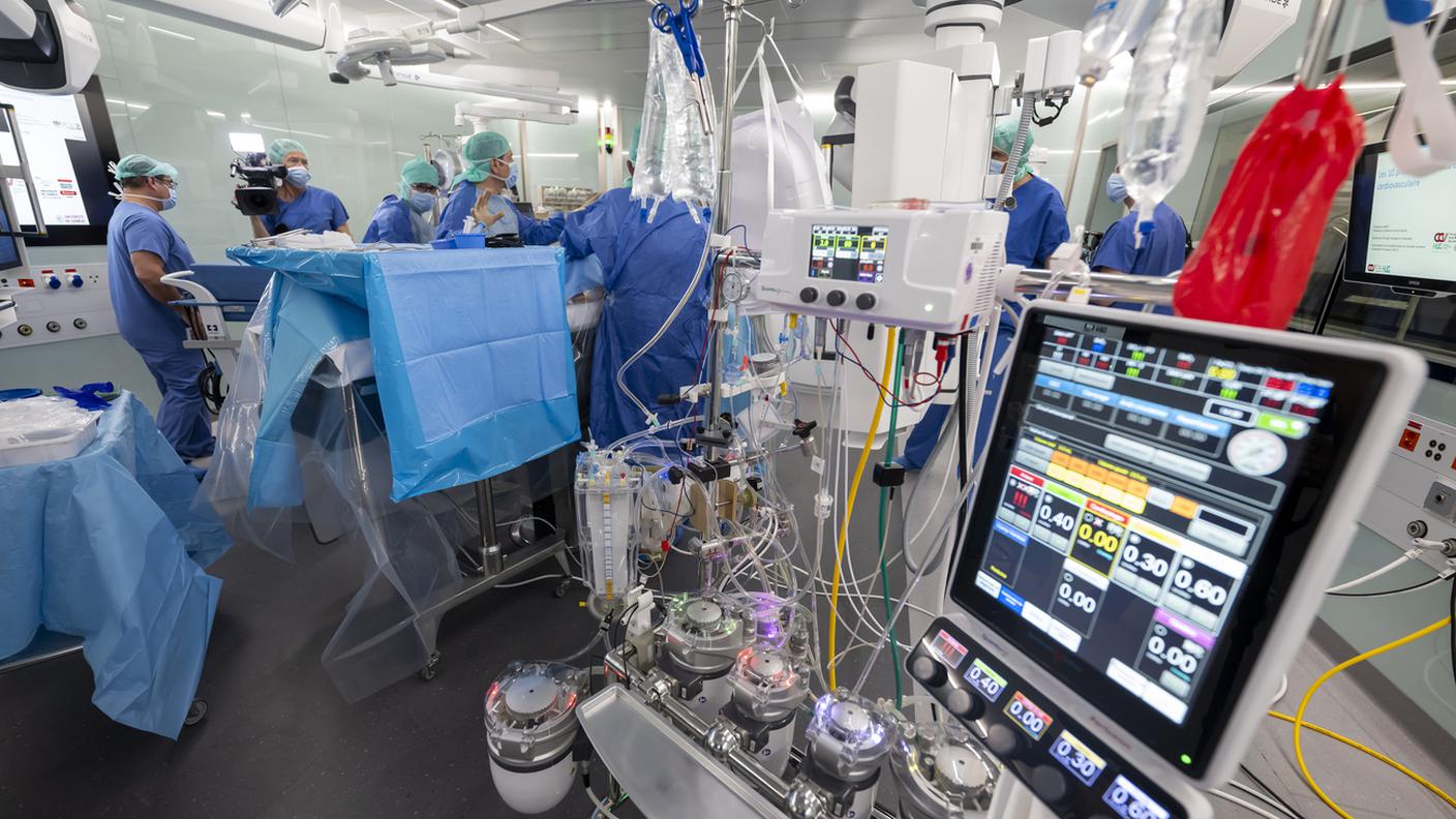 Pianificazioni settimanali che superano le 50 ore e violazioni riguardanti il tempo di vestizione, le pause, il lavoro notturno, i tempi di riposo e le garanzie di non lavorare più di 12 domeniche all’anno