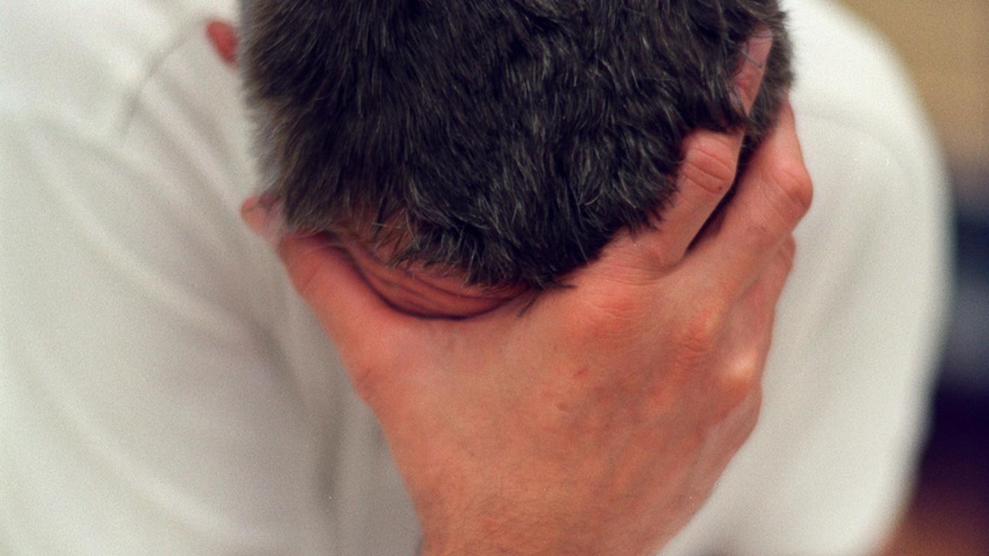 Quattro su dieci svizzeri sono esausti dopo il lavoro