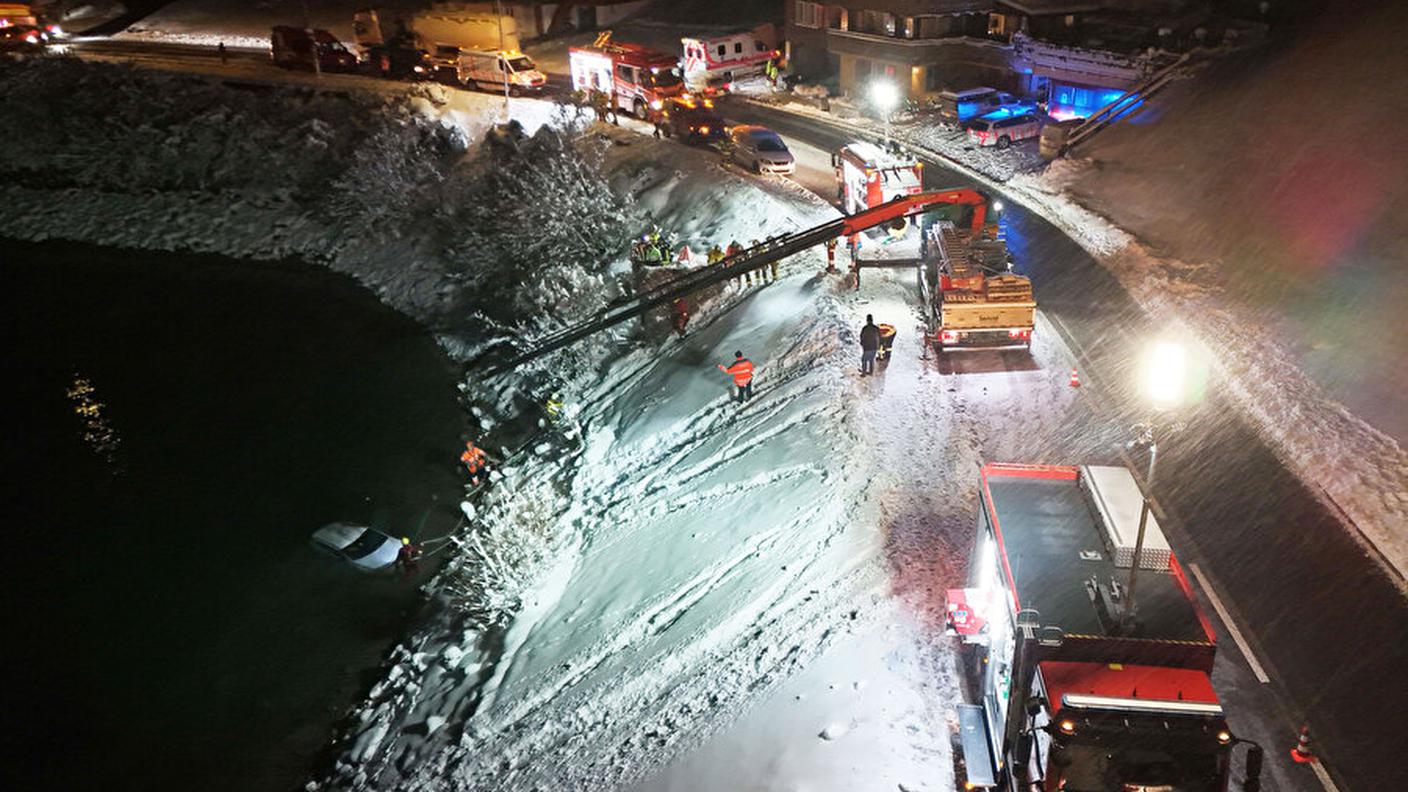 Le operazioni di recupero della vettura