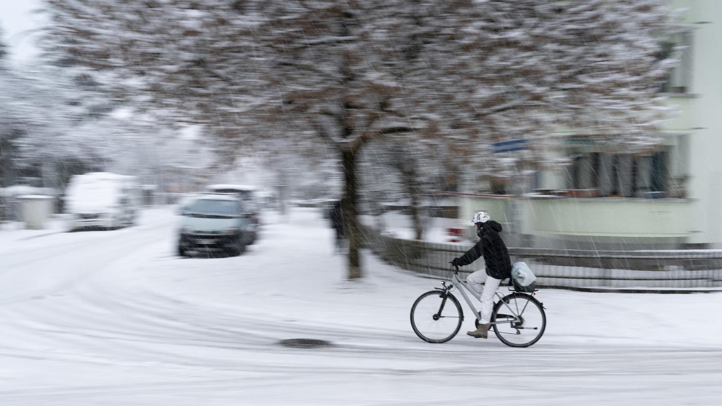 Neve e ghiaccio hanno provocato diversi incidenti, di cui uno mortale nel canton Lucerna