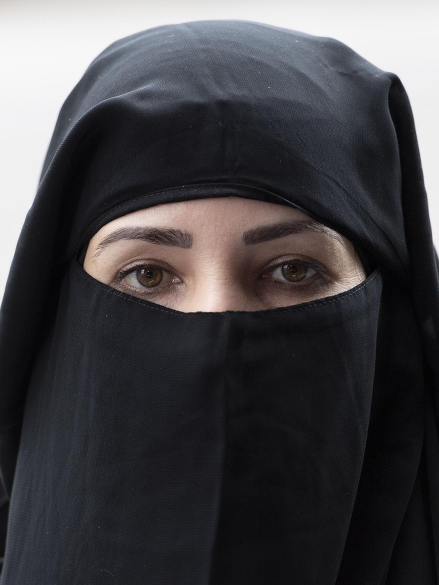 Nella foto, un "niqab"