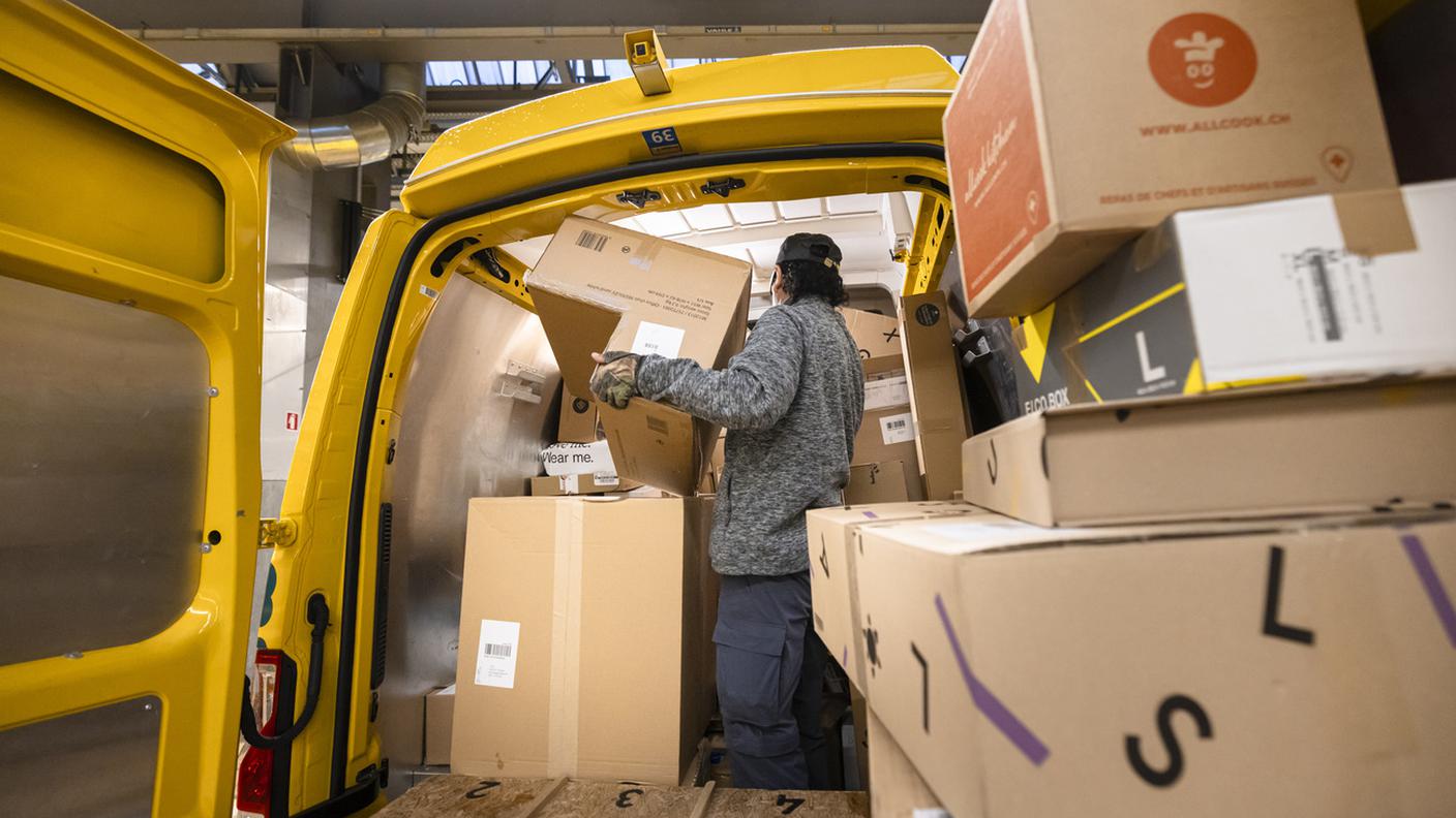 Milioni di pacchi devono arrivare in tempo per Natale