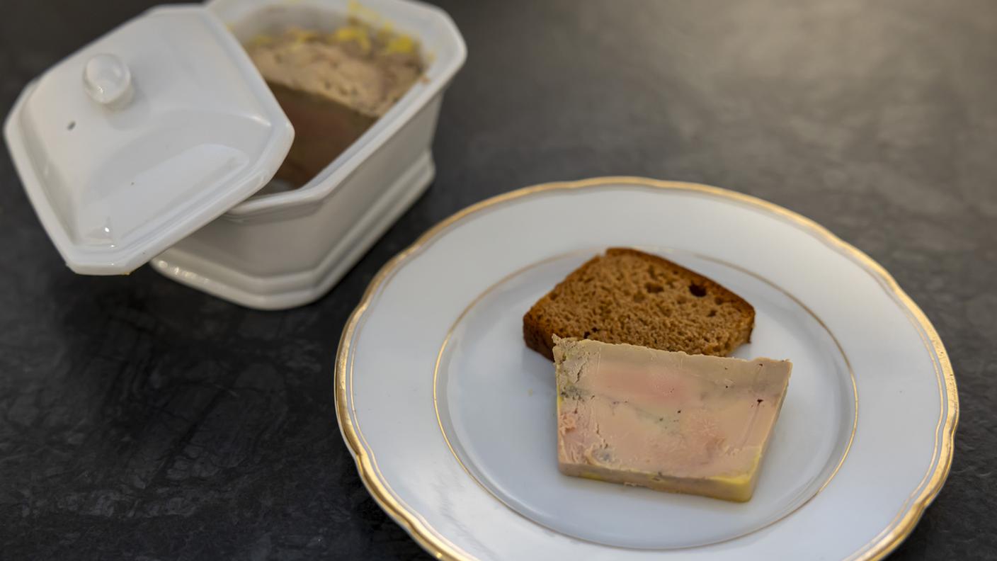 Il controprogetto vuole anche inserire nella legge l’obbligo di dichiarazione per i prodotti ottenuti da animali sottoposti ad alimentazione forzata, attualmente regolato da un’ordinanza entrata in vigore lo scorso luglio