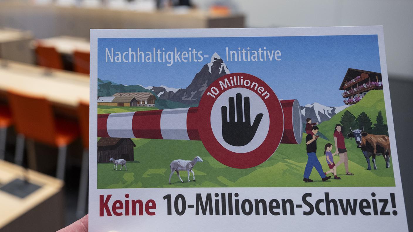 L’88% dei simpatizzanti dell’UDC approva il testo, mentre quelli della sinistra la respingono in massa. Gli elettori del PLR e del Centro sono molto divisi