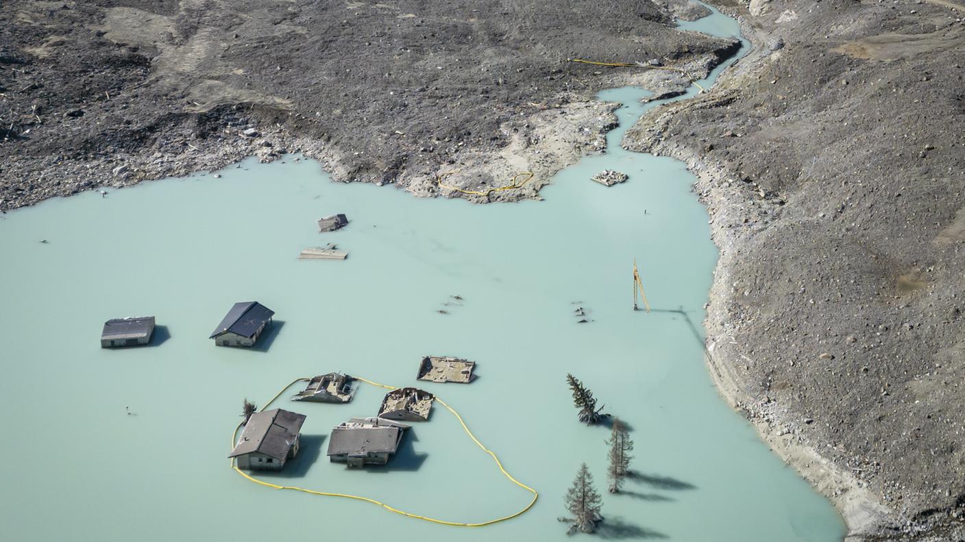 Blatten dall'alto, l'immagine è di settembre