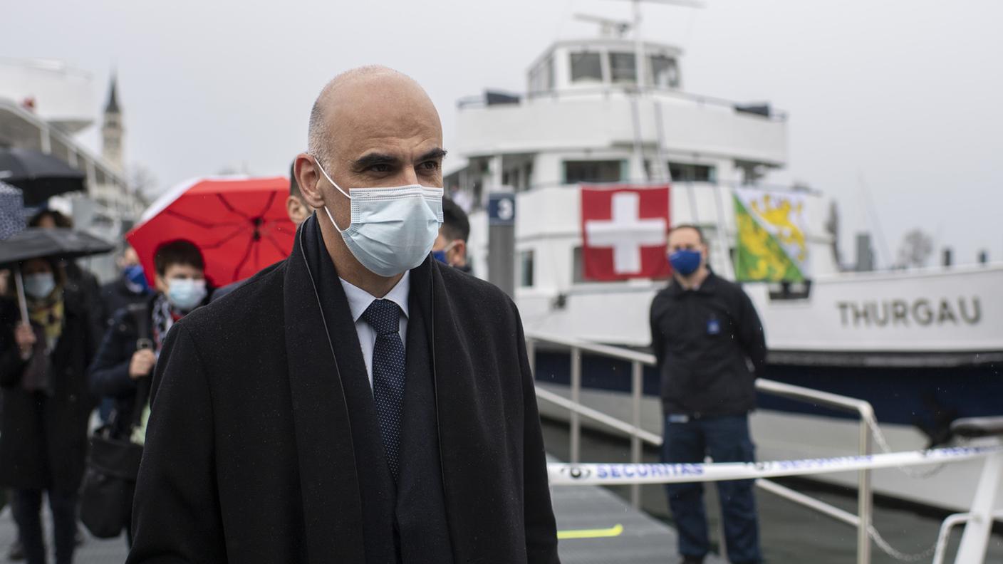 Il consigliere federale Alain Berset ha visitato il centro di vaccinazione 