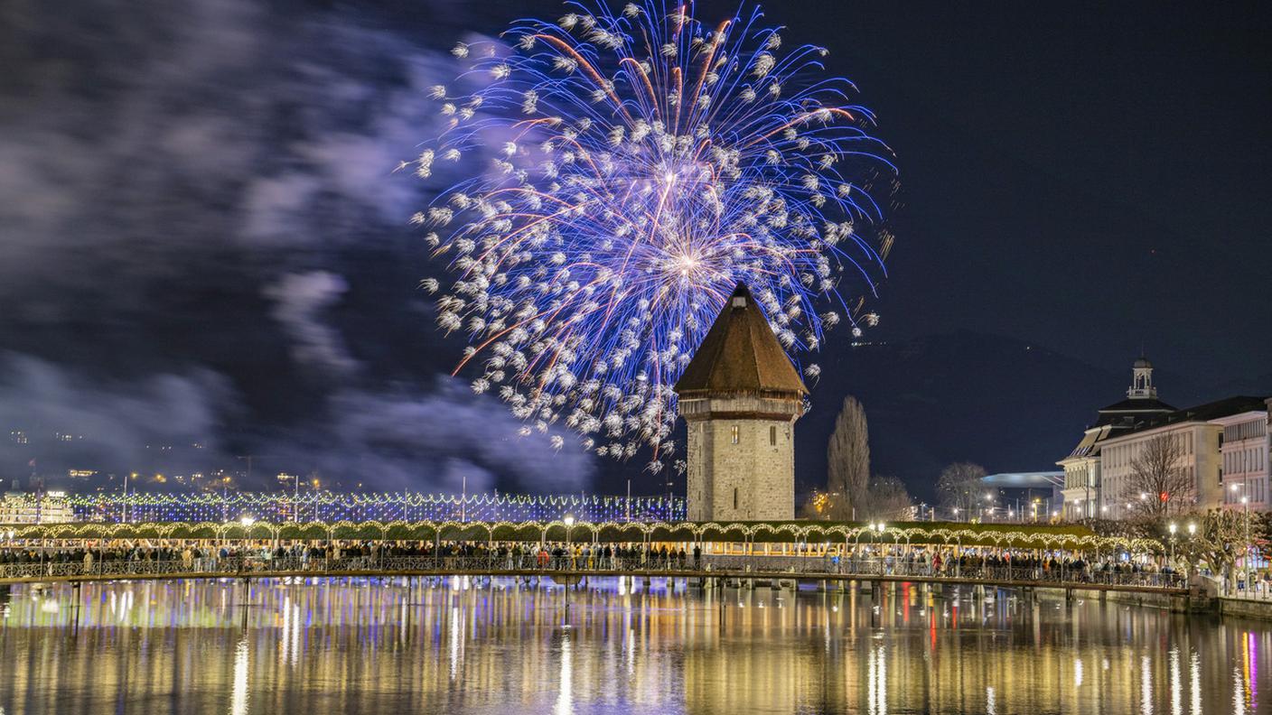 Chi desidera acquistare e far esplodere fuochi d'artificio di grandi dimensioni, dal 2014, deve essere in possesso dell'apposita autorizzazione