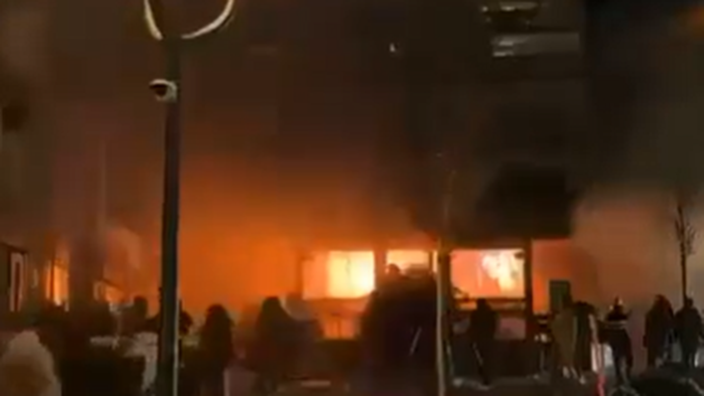 Il bar di Crans Montana devastato dalle fiamme