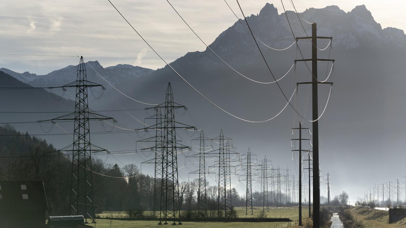 L'alta tensione sulla pianura della Linth, tra il lago di Zurigo e quello di Walen