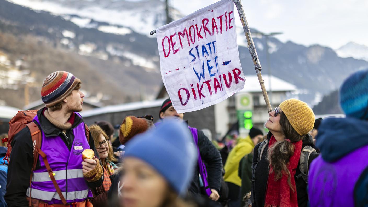 Alcuni dei manifestanti al via