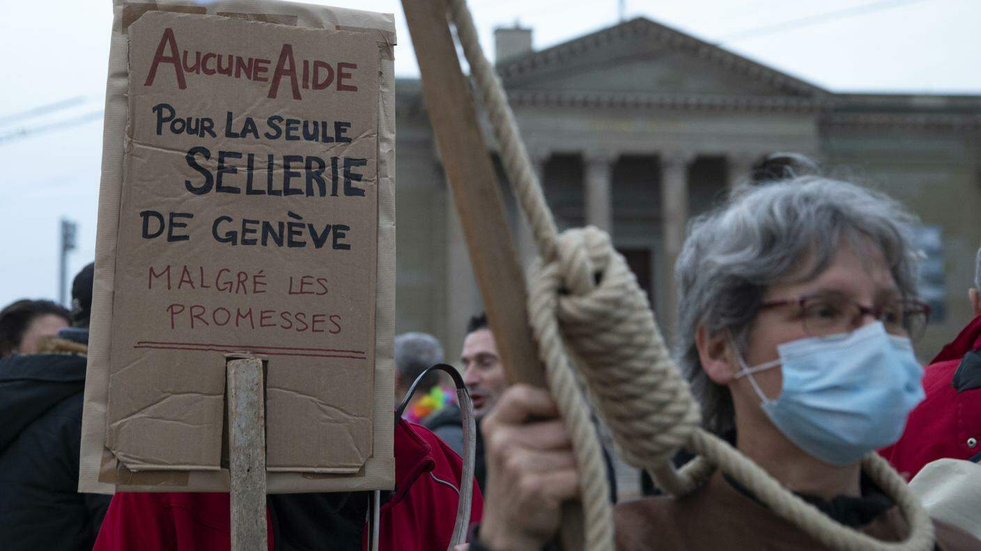 A Ginevra decine 150-200 persone hanno protestato contro le restrizioni