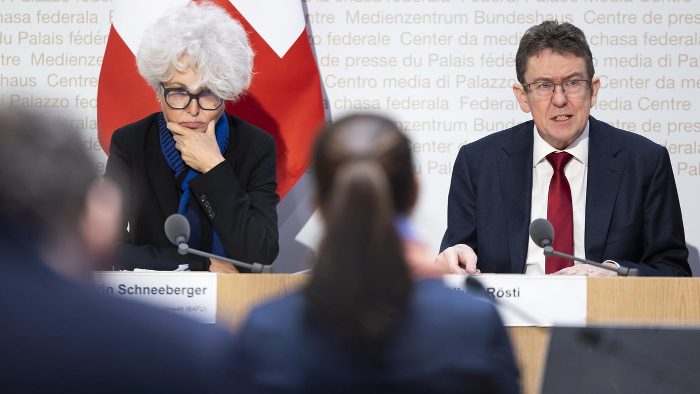 Ha preso avvio martedì la campagna del Consiglio federale contro l'iniziativa popolare di PS e Verdi