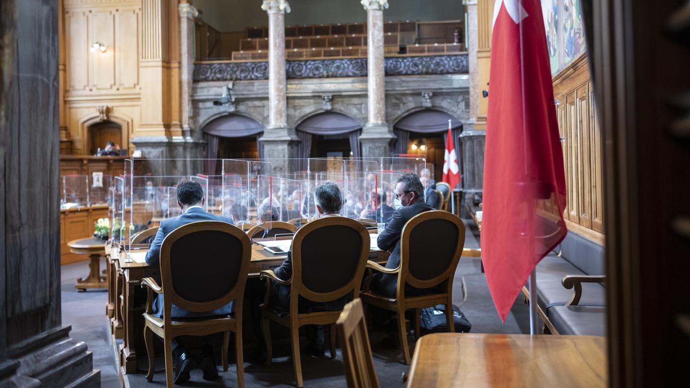 Cinque ore di dibattito alla Camera dei cantoni