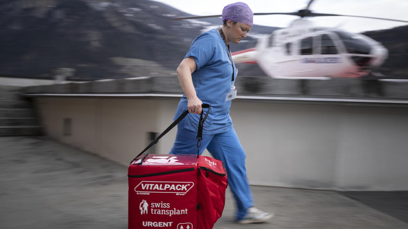 Grazie a una rete attiva a livello europeo la Svizzera può anche importare organi, per far fronte alla domanda