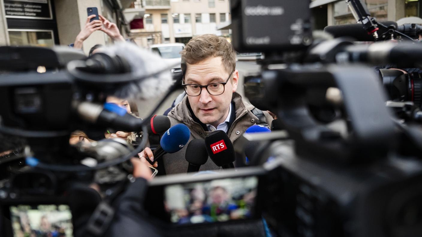 Romain Jordan, avvocato di diverse vittime del rogo di Crans-Montana, parla alla stampa a Sion