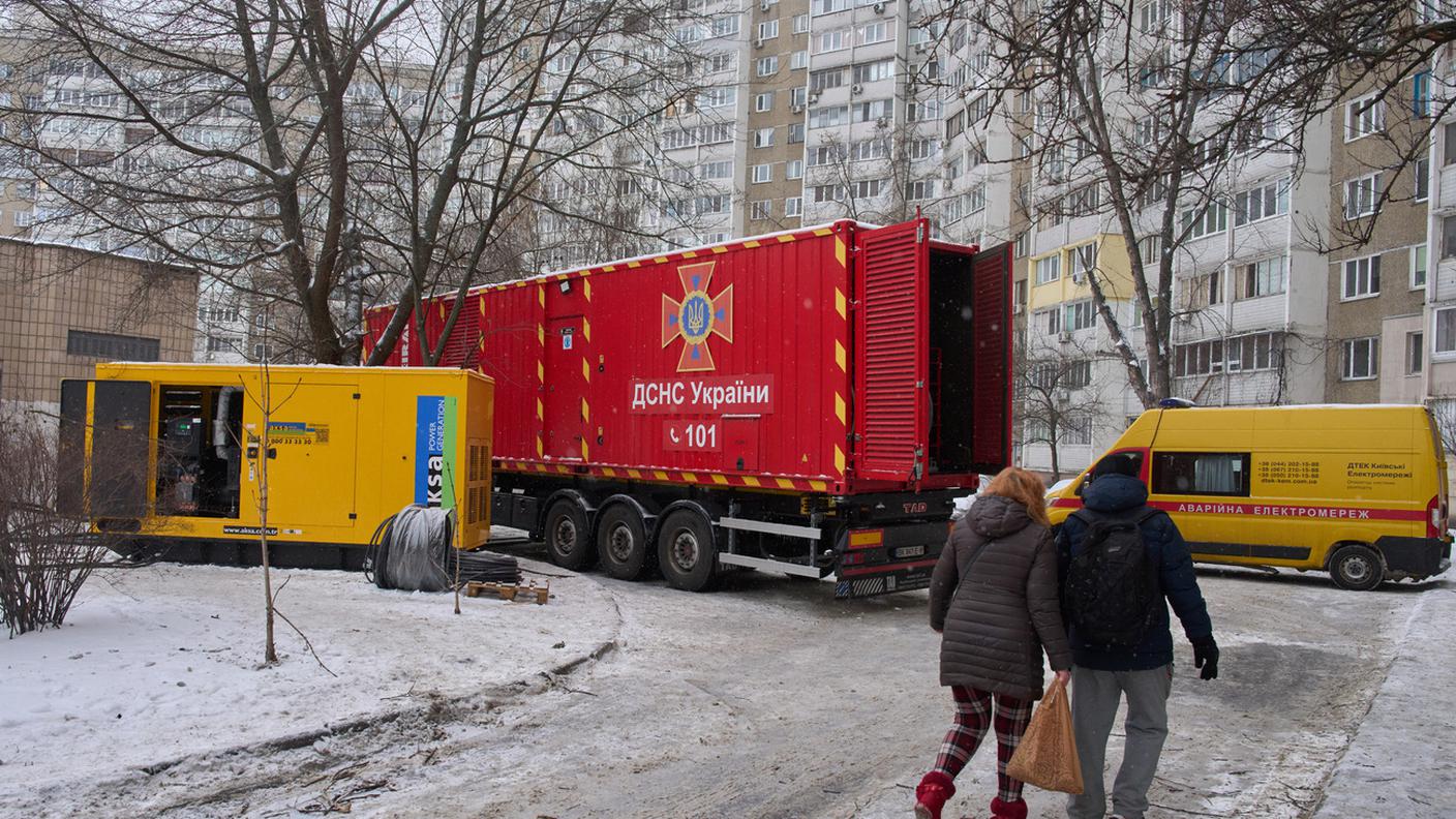 La Svizzera fornirà alla popolazione ucraina generatori ad alta potenza per contrastare i blackout causati dagli attacchi russi 
