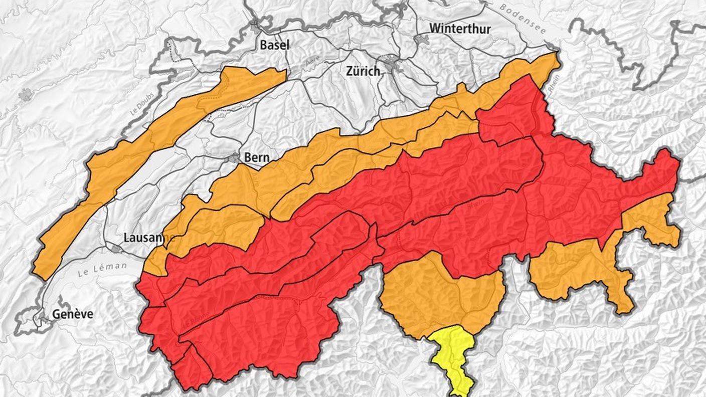 Il pericolo di valanghe è molto elevato lungo l'arco alpino