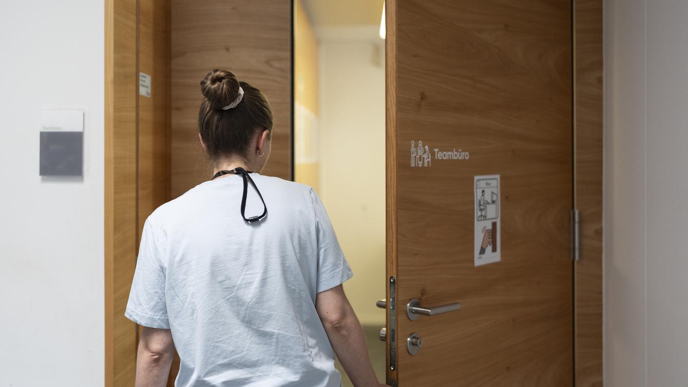 Lo scorso anno poco meno di 13'000 richieste di statuto S. Degli ucraini che Berna ha accolto, un po' più di uno su tre lavora