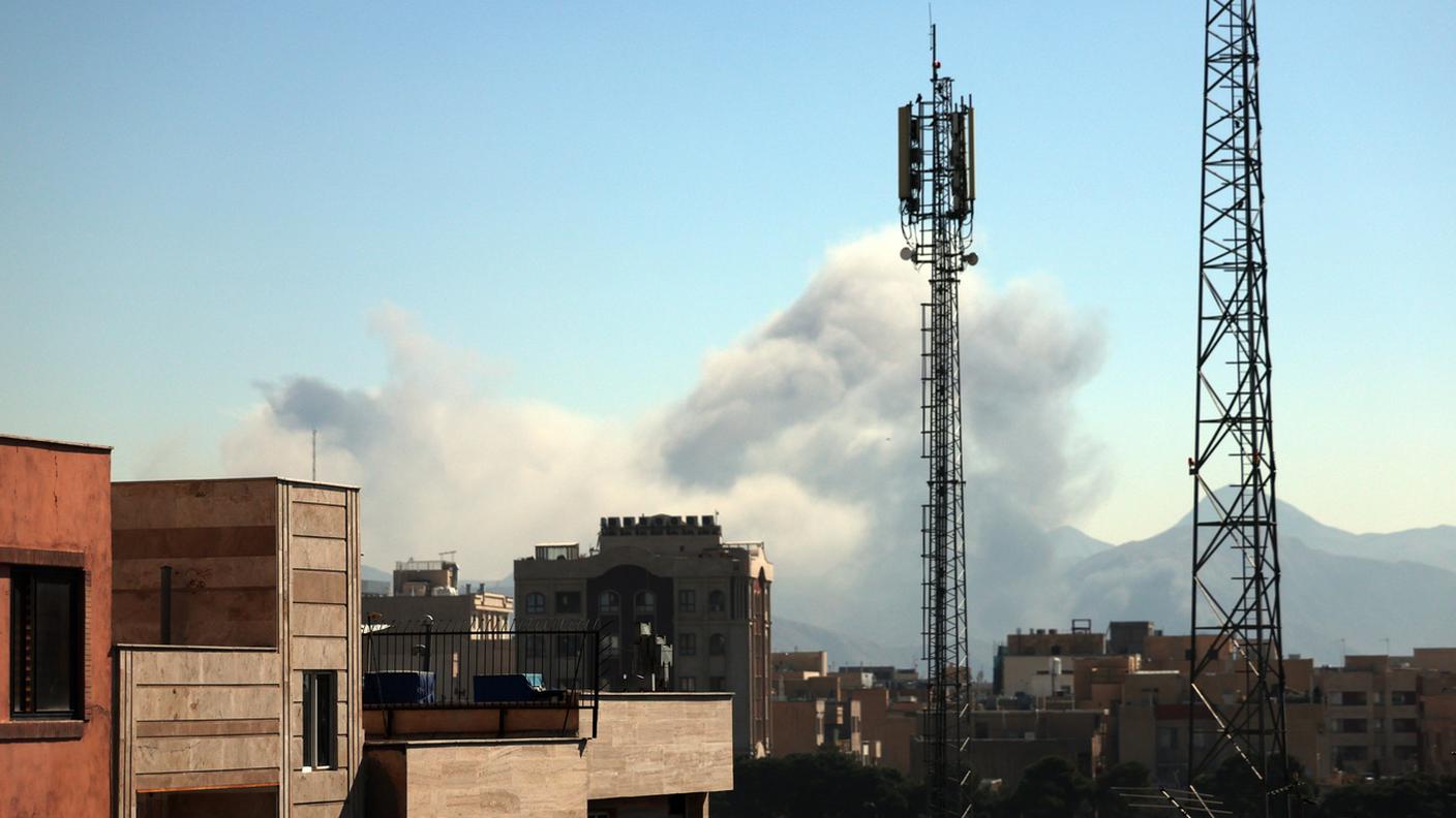 Proseguono i bombardamenti su Teheran
