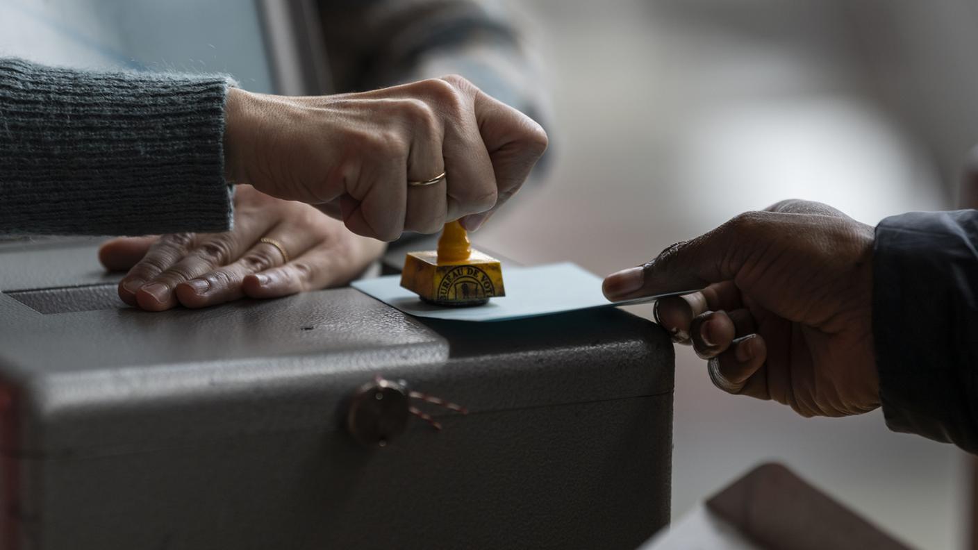 Ancora poche ore, per chi non ha ancora votato, per raggiungere gli uffici elettorali