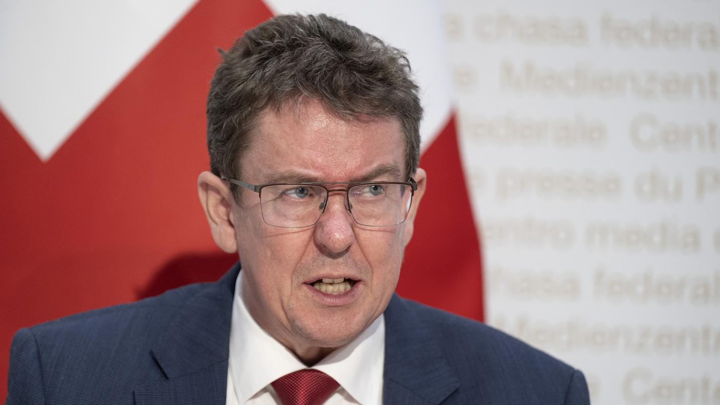 Albert Rösti in conferenza stampa domenica a Berna