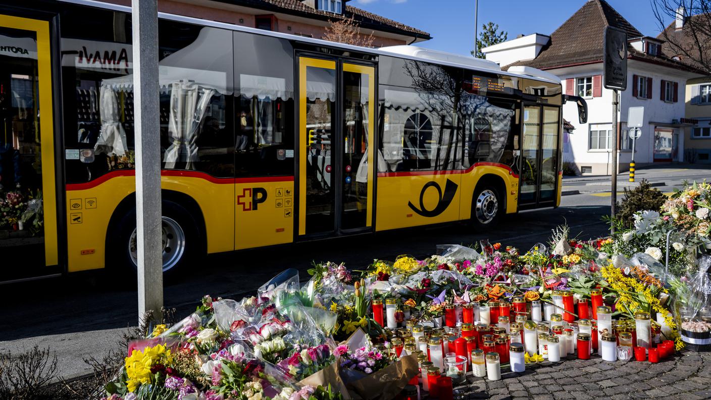 L'omaggio alle vittime della tragedia del 10 marzo a Kerzers