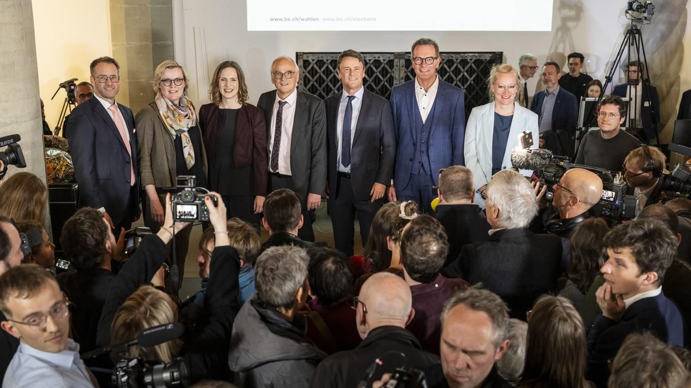 I sette eletti, da sinistra,  Reto Mueller, Astrid Baertschi, Evi Allemann, Pierre Alain Schnegg, Philippe Mueller, Raphael Lanz e Aline Trede