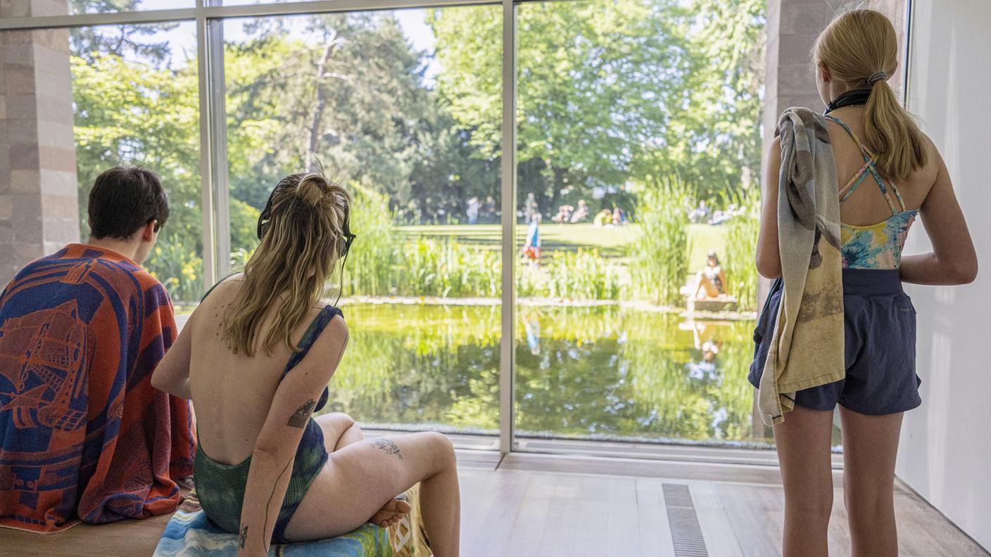 Per il vero bagno all'aperto bisogna attendere: nella regione gli stabilimenti balneari riapriranno solo nei prossimi weekend