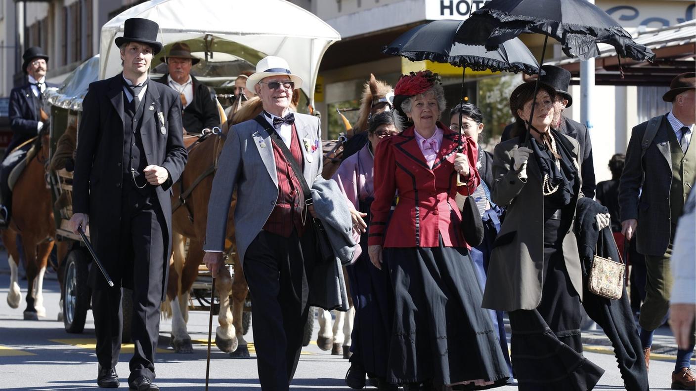 Nei loro pellegrinaggi in Svizzera, gli "sherlockiani" indossano abiti vittoriani e interpretano un ruolo