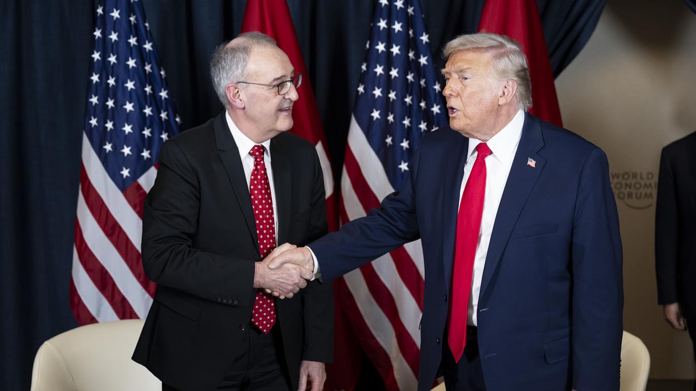 Lo scorso 21 gennaio al WEF di Davos la stretta di mano tra Parmelin e Trump
