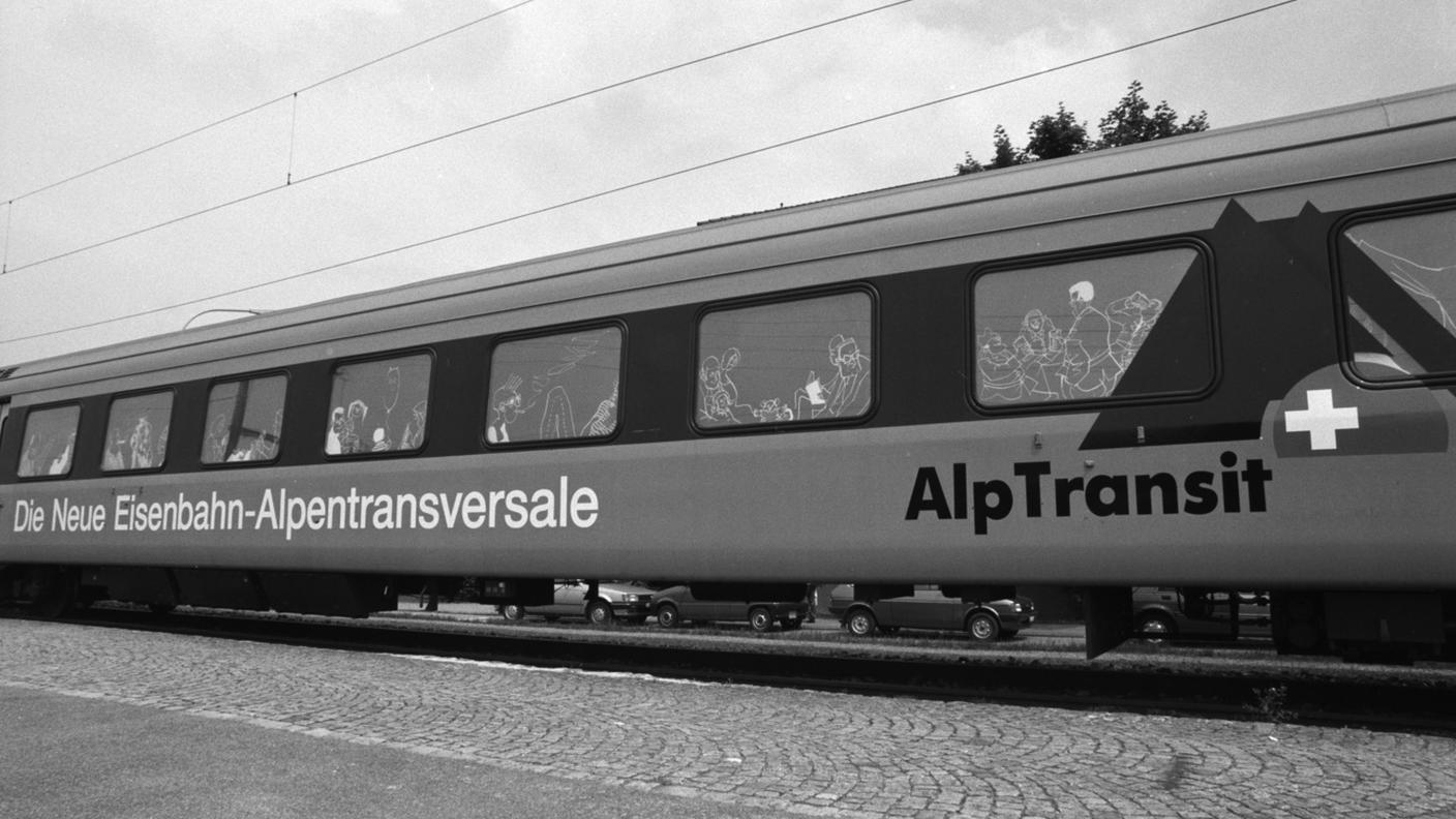 un treno informativo per Alptransit