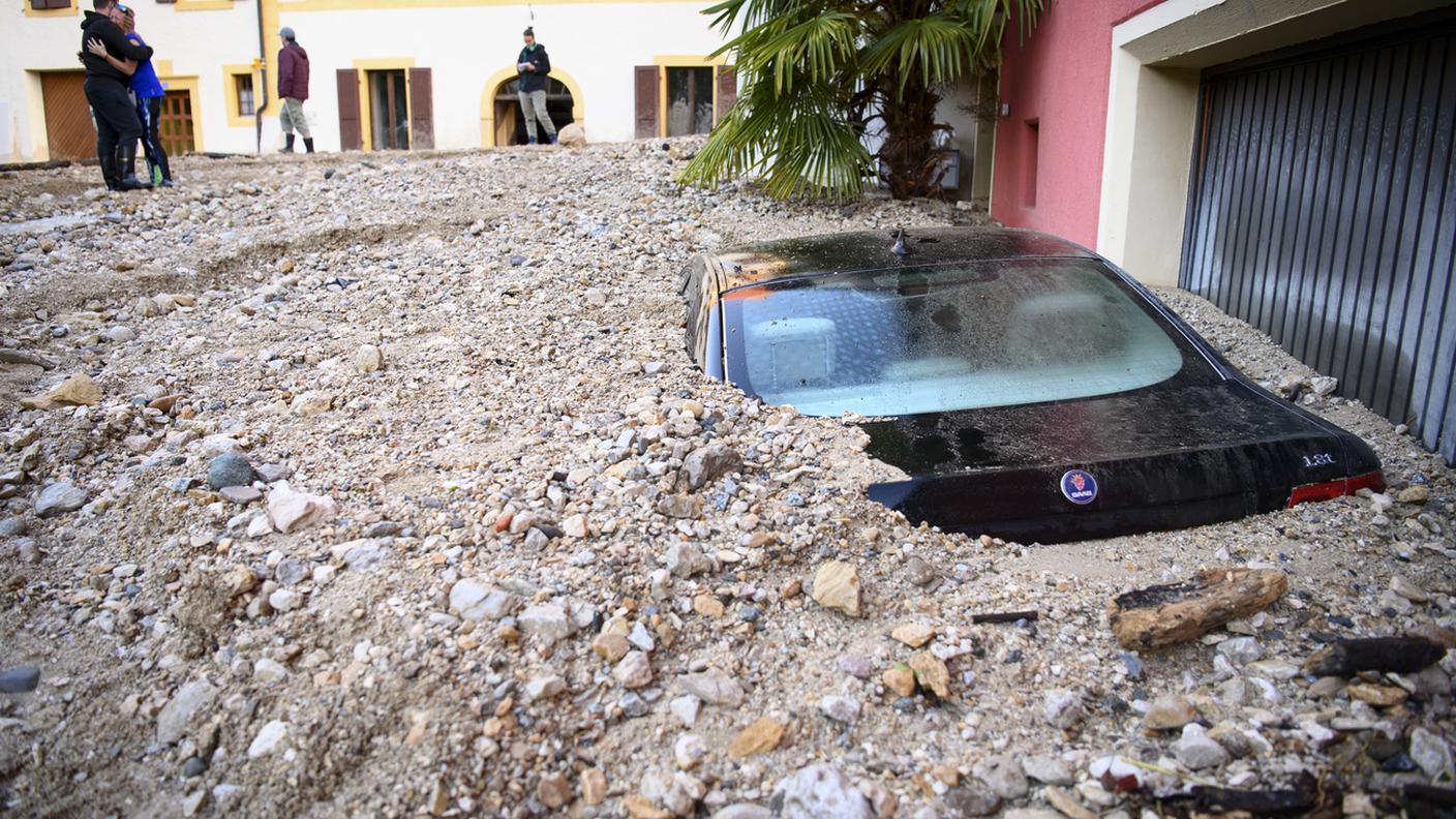 Villaggio invaso da una colata di fango